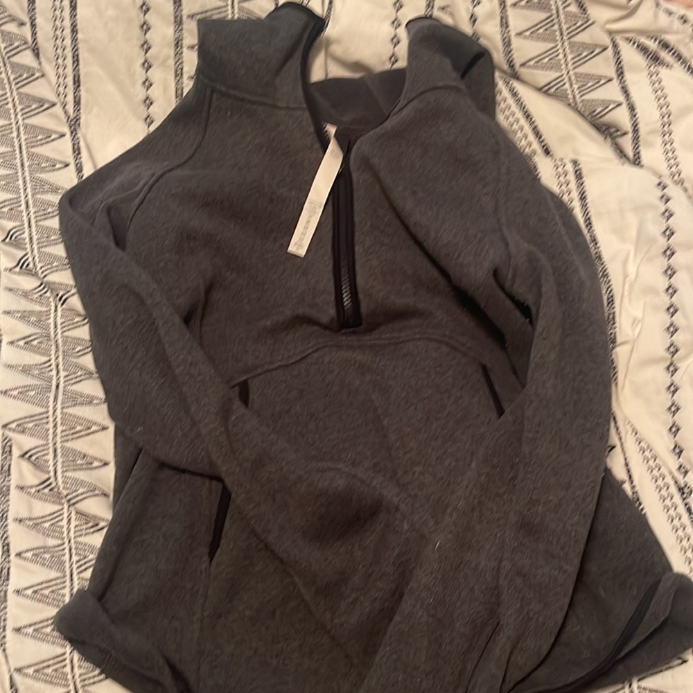 LULULEMON pullover - Picture 2 of 3